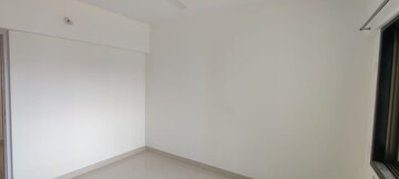 Room in 2 BHK Apartment at Utopia Garden Grove Mall, Borivali West – for Sale