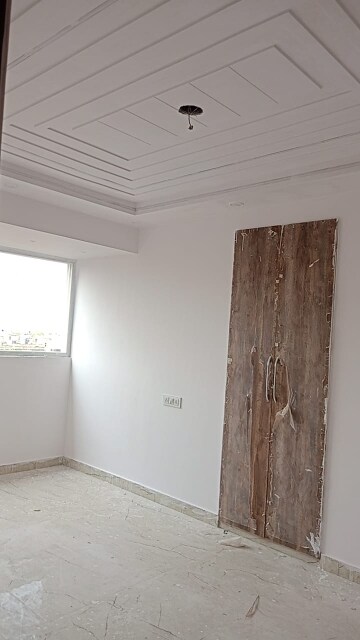 Room in 2 BHK Apartment at Sector 6, Dwarka – for Sale