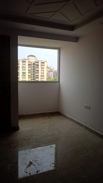 Room in 2 BHK Apartment at Sector 6, Dwarka – for Sale