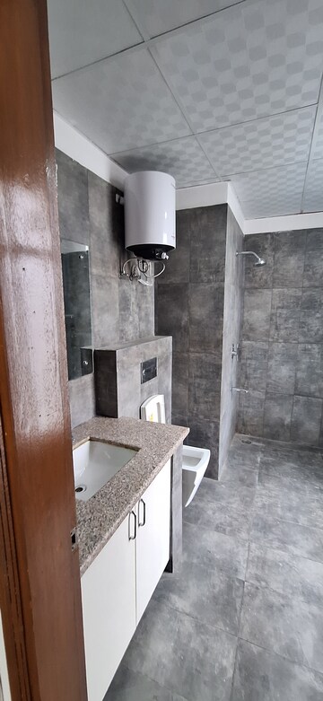 Furnished Amenities in 4 BHK Apartment at SS The Leaf, Sector 85 – for Sale