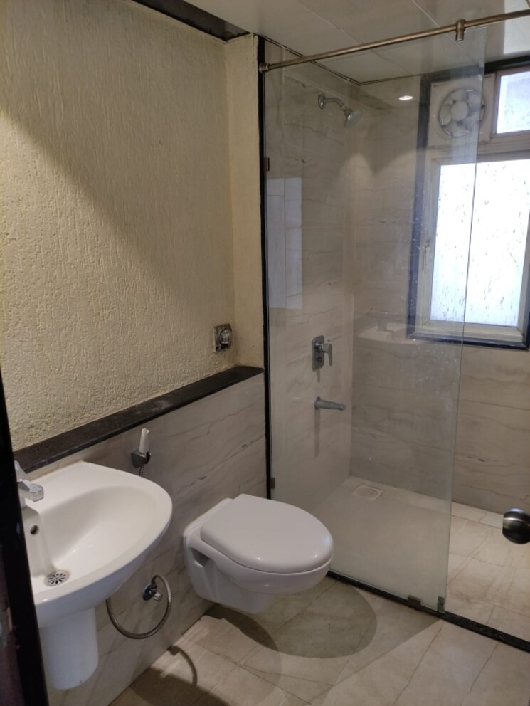 Bathroom, goel-ganga-ishanya 3 Bedroom 2400 Sq.Ft. Builder Floor In Bibwewadi Pune 7198923