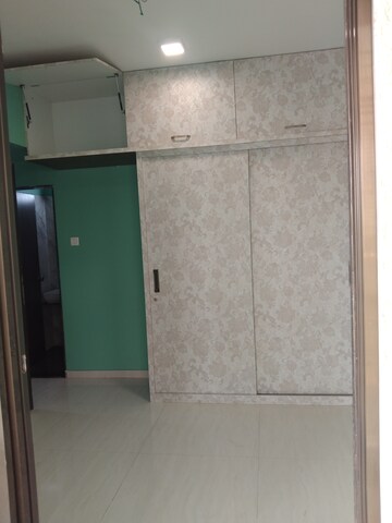 Room in 1 BHK Apartment at Kohinoor Majestic, Kalyan West – for Sale