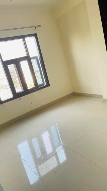 Room in 3 BHK Apartment at M3M Woodshire, Sector 107 – for Sale