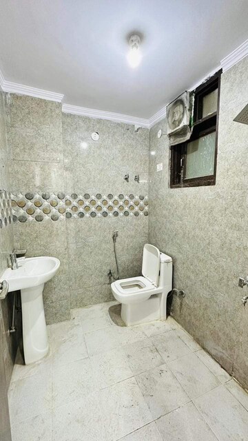 Bathroom in 3 BHK Apartment at M3M Woodshire, Sector 107 – for Sale