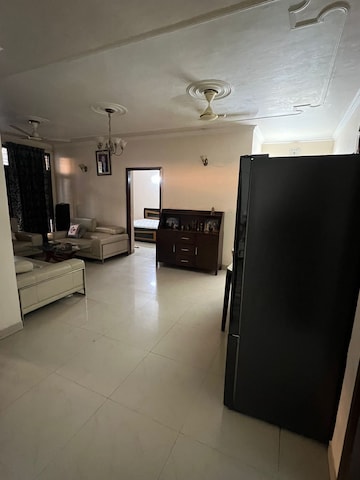 Master Bedroom in 3.5 BHK Builder Floor at Orchid Island, Sector 51 – for Sale