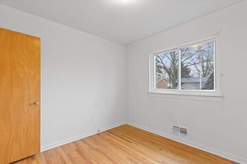 Room in 3 BHK Apartment at Whiteland The Aspen, Sector 76 – for Sale