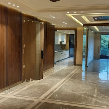 Building Lobby in 3.5 BHK Apartment at Ambience Island Lagoon, Sector 24 – for Sale