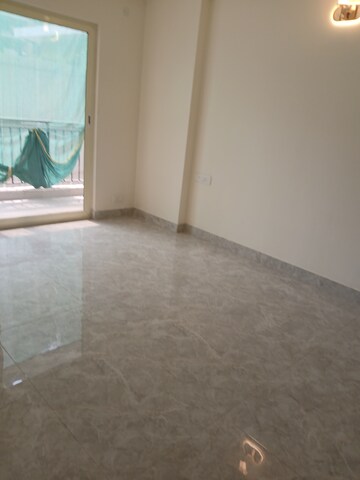 Furnished Amenities in 2.5 BHK Apartment at Panchsheel Wellington, Sain Vihar – for Sale