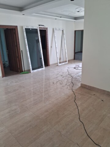 Room in 3 BHK Apartment at AgrA-Bombay Bypass – for Sale