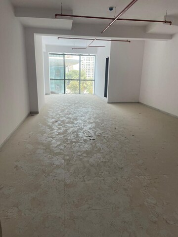 Room in 6 BHK Apartment at Space Ashley Tower, Mira Road – for Sale