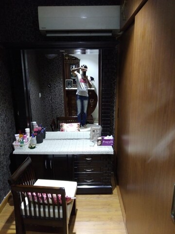 Furnished Amenities in 3 BHK Apartment at Sweta Central Park II, Sector 48 – for Sale