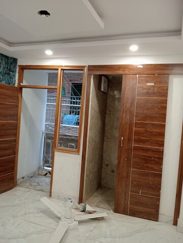Building Lobby in 2 BHK Builder Floor at Govindpuri – for Sale