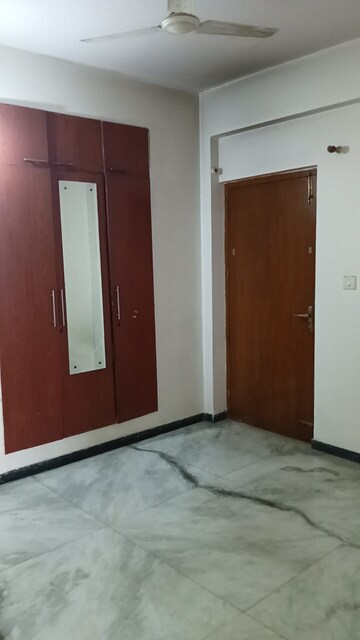 Room in 3 BHK Apartment at Sam India Palm Grove Apartments, Sector 50 – for Sale
