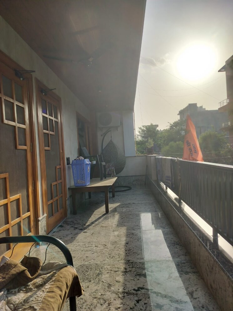 Balcony, griha-pravesh 3.5 Bedroom 1971 Sq.Ft. Apartment In Sector 77 Noida 7200359