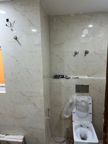 Bathroom in 3 BHK Apartment at Parsvnath Green Ville, Sector 48 – for Sale