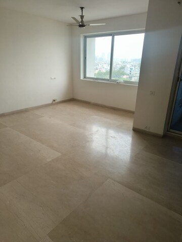 Room in 4 BHK Apartment at Bestech Park View Spa Next, Sector 67 – for Sale