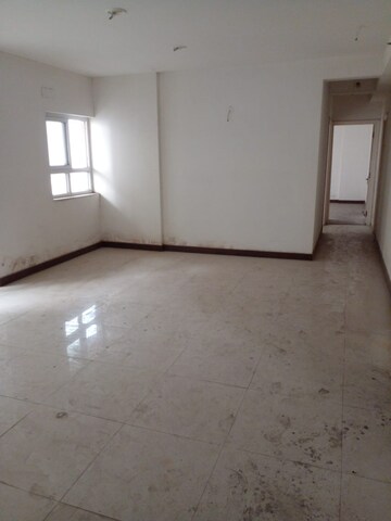 Room in 3 BHK Apartment at BPTP The Resort, Sector 75 – for Sale