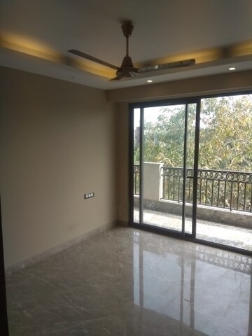 Room in 6+ BHK Independent House at New Friends Colony – for Sale