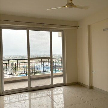 Room in 3 BHK Apartment at Allwin El Spazia, Nagla Road – for Sale