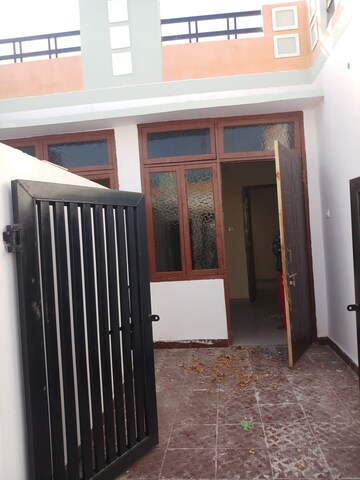 Building Lobby in 1 BHK Independent House at Banthra Sikander Pur – for Sale