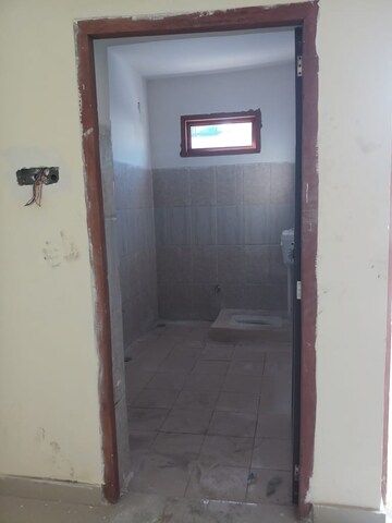 Bathroom in 1 BHK Independent House at Banthra Sikander Pur – for Sale