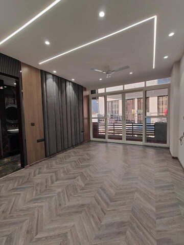 Parking in 3.5 BHK Apartment at Ambience Island Lagoon, Sector 24 – for Sale