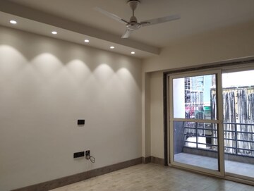 Room in 3 BHK Builder Floor at Sector 27 – for Sale