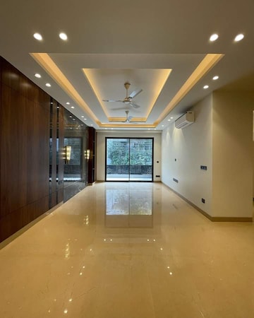 Living Room in 4 BHK Apartment at Ambience Island Lagoon, Sector 24 – for Sale