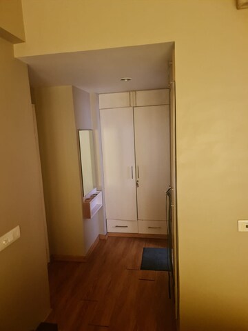 Room in 3 BHK Apartment at Jaypee Greens Pavilion Court, Sector 128 – for Sale