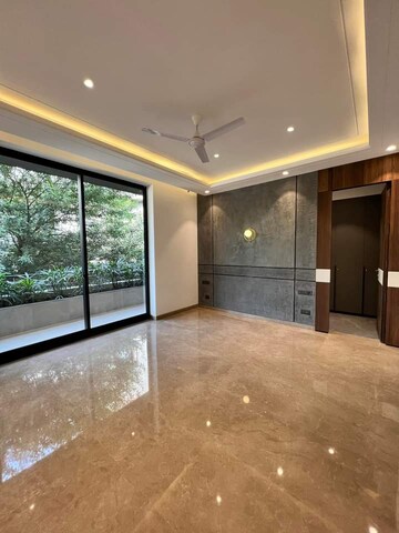 Room in 3.5 BHK Apartment at Ambience Island Lagoon, Sector 24 – for Sale