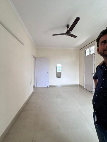 Lift in 2 BHK Apartment at Gwalior Fort – for Sale