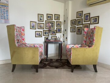 Living Room in 4 BHK Builder Floor at Green Park – for Sale