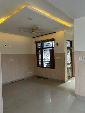 Room in 3 BHK Apartment at Vip Road – for Sale