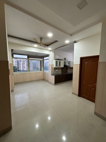 Room in 3 BHK Apartment at Vip Road – for Sale