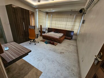 Living Room in 3 BHK Builder Floor at Dwarka Complex, Sector 16 – for Sale