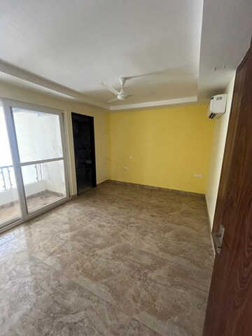 Room in 2.5 BHK Apartment at Kothrud – for Sale