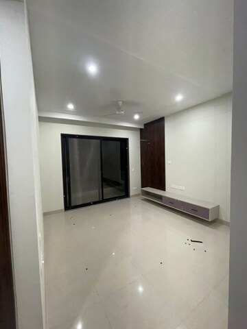 Room in 2 BHK Apartment at Farihills Apartment, Sector 21d – for Sale