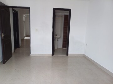 Room in 2 BHK Apartment at Panchsheel Greens II, Sector 16 Greater Noida – for Sale