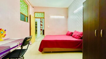 Bedroom in 1 BHK Builder Floor at Chattarpur – for Sale