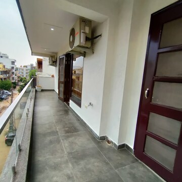 Balcony in 3 BHK Builder Floor at RWA Residential Society Sector 46, Sector 46 – for Sale
