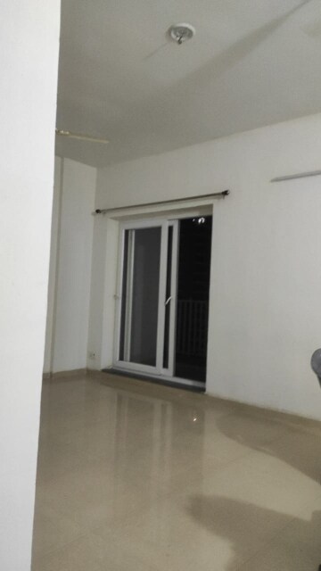 Room in 2.5 BHK Apartment at Paras Tierea, Sector 137 – for Sale