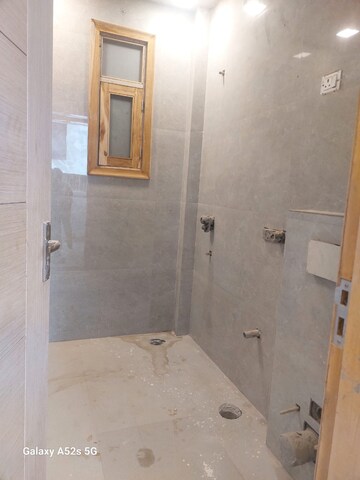 Bathroom in 3 BHK Builder Floor at Sector 37 – for Sale