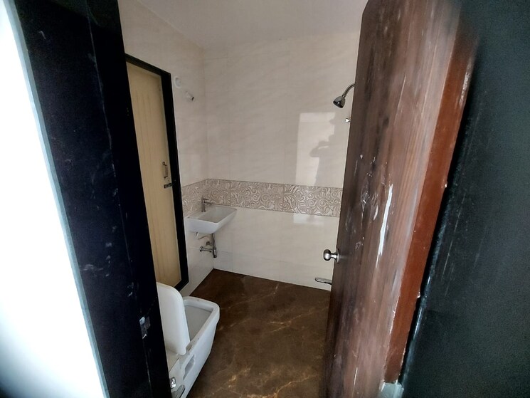 Bathroom, joshi-automatic-chs 3 Bedroom 1010 Sq.Ft. Apartment In Panch Pakhadi Thane 7208247