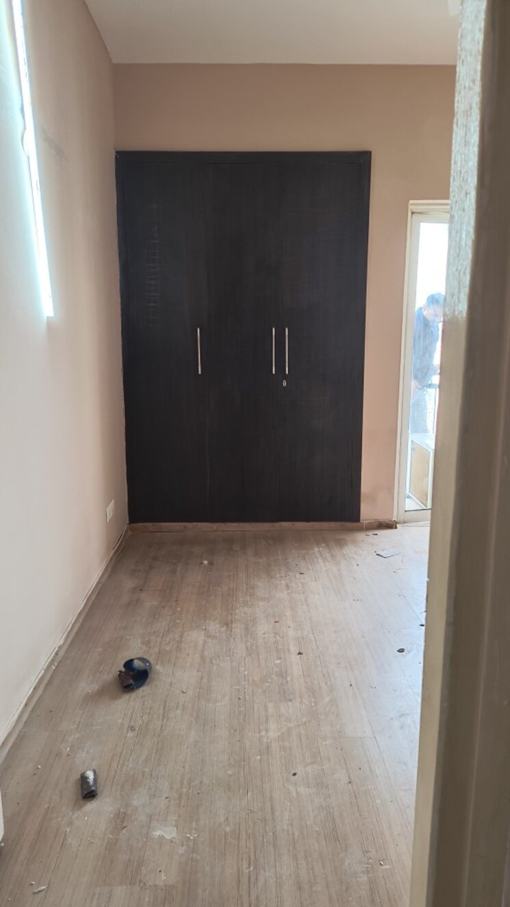 Room, moti nagar 3 Bedroom 1650 Sq.Ft. Apartment In Moti Nagar Delhi 7208401