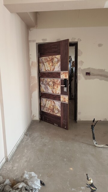 Room in 3 BHK Apartment at Moti Nagar – for Sale