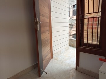 Room in 3 BHK Builder Floor at Mahavir Enclave 1 – for Sale