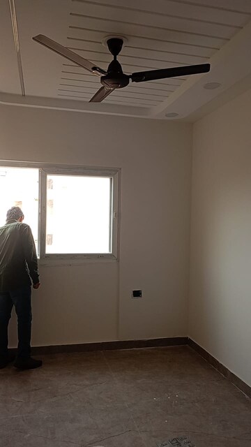Room in 3 BHK Apartment at Sector 9, Dwarka – for Sale