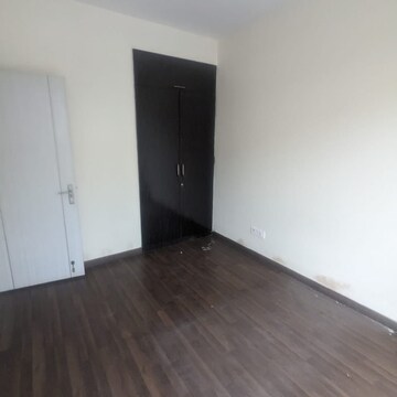 Room in 3 BHK Apartment at BPTP Astaire Gardens August Villas, Sector 70a – for Rent