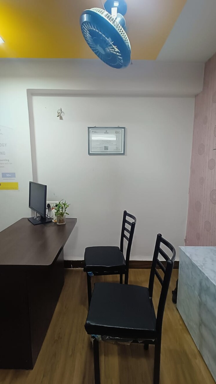 Rental Commercial Office Space 250 Sq.Ft. in Kasturi Plaza, Dombivli ...