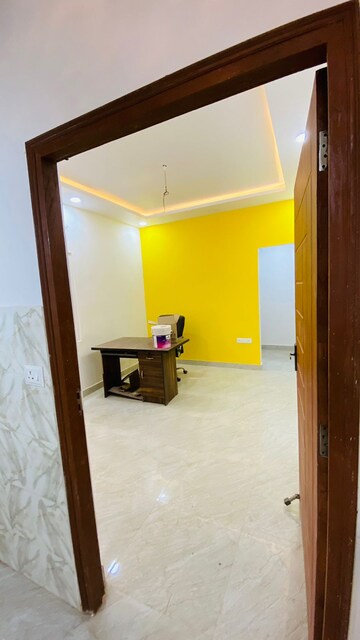 Room in 3 BHK Independent House at Jankipuram Extension – for Sale